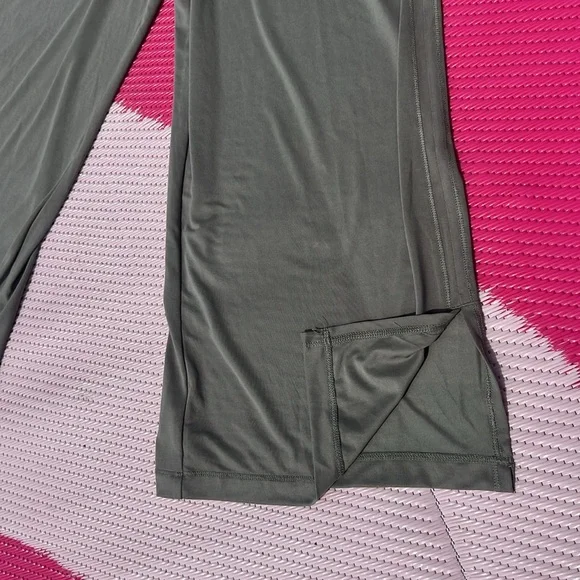 Zyia activewear jumpsuit size M NWT - Picture 6 of 11